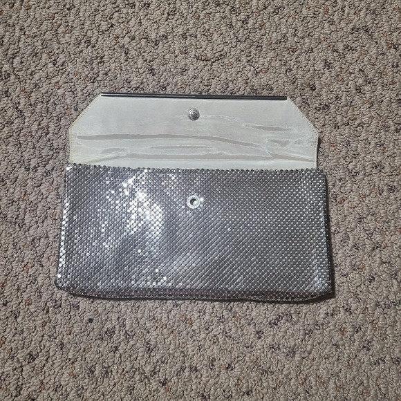 Vintage Whiting & Davis Silver Mesh Envelope Snap Closure Clutch Handbag - Picture 4 of 16